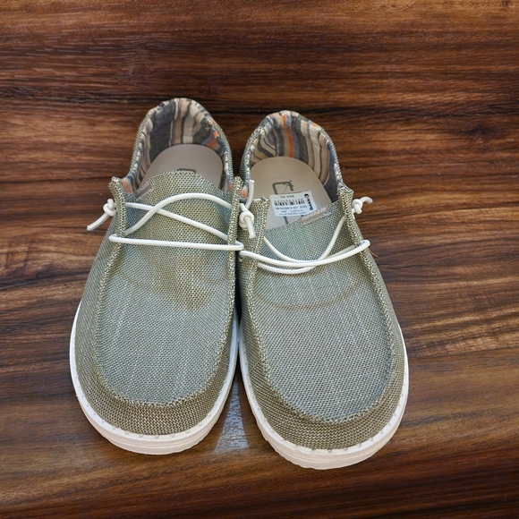 NWT Hey Dudes - Picture 2 of 4